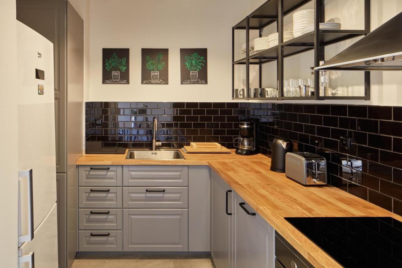 Days - Spacious 3bdr - Trendy Neighbourhood Apartamento