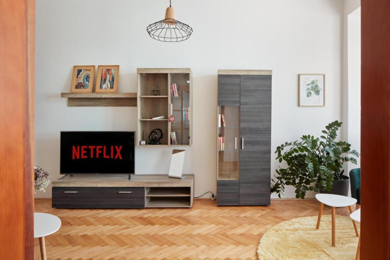 Days - Spacious 3bdr - Trendy Neighbourhood Apartamento Praga